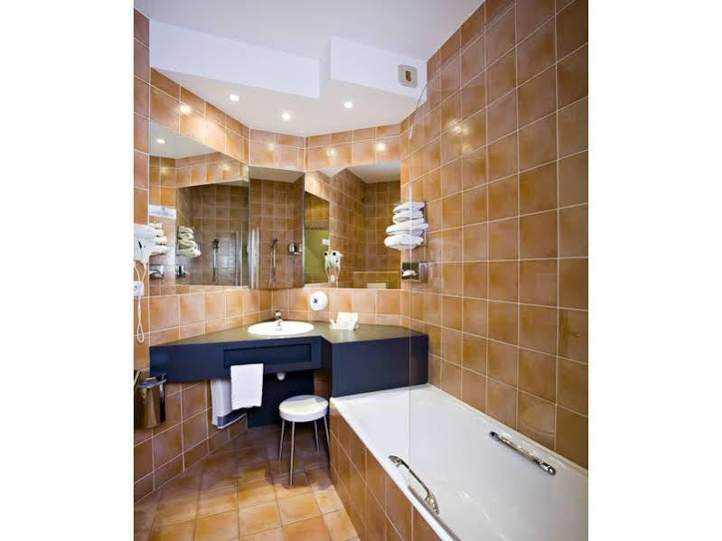 Logis Hotel Parenthese, Restaurant & Spa Chille 외부 사진