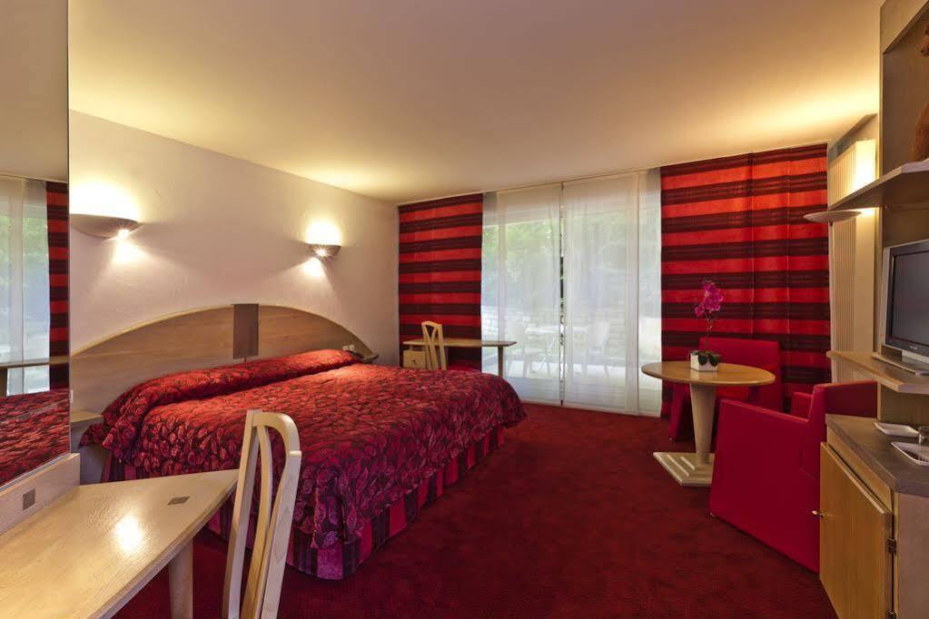 Logis Hotel Parenthese, Restaurant & Spa Chille 외부 사진